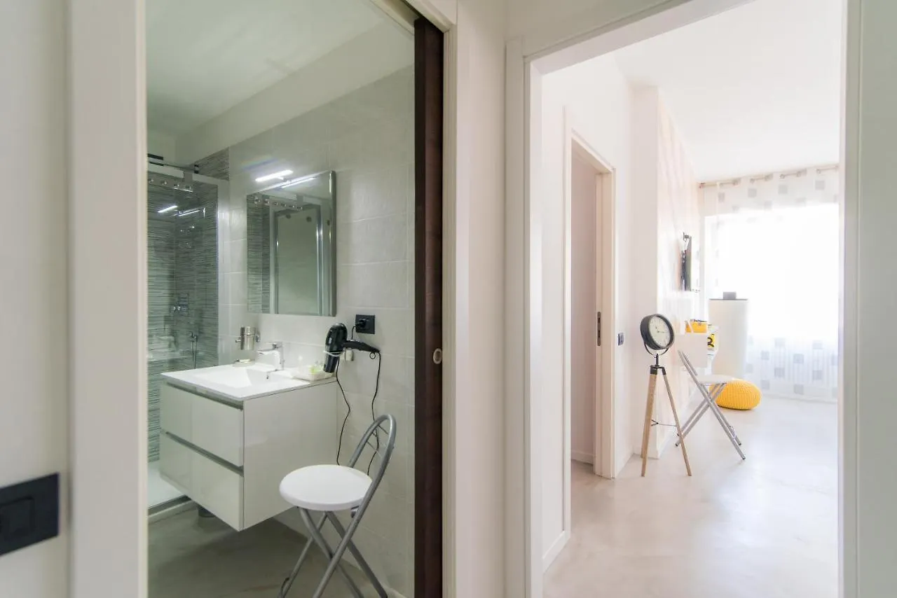 Ng Apartment - Downtown 코모