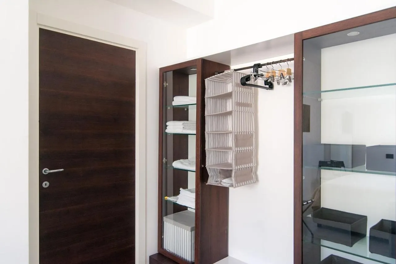 Ng Apartment - Downtown 코모